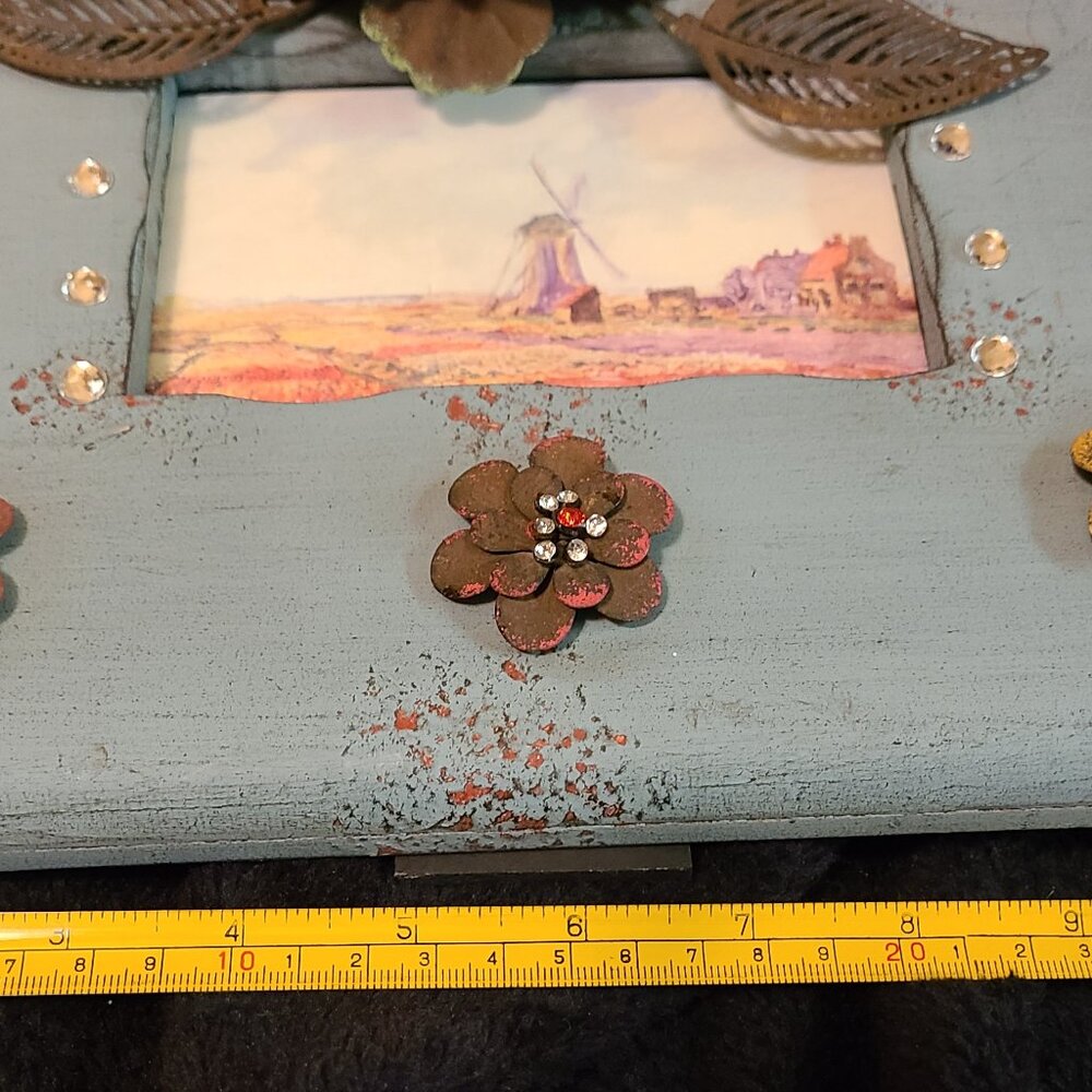 Standing Picture Frame - Picture 3 of 6